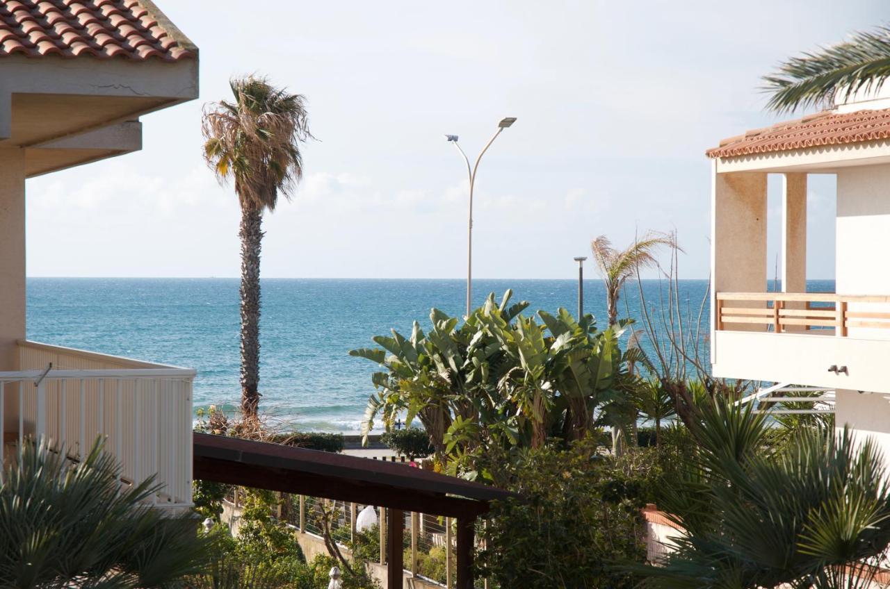Beachfront Rooms Marina Di Ragusa Exterior foto